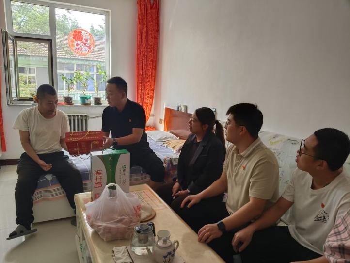 市农业监管执法党支部开展 “情暖中秋践初心 党建帮扶暖民心” 主题党日活动