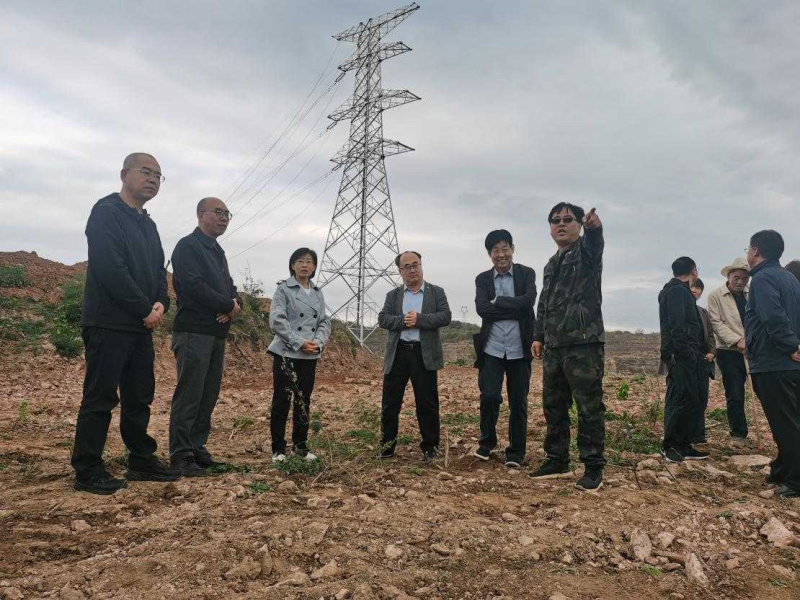 聚焦丘陵山区农机化短板  赋能农业提质增效 ——阳泉市政协调研组赴郊区调研丘陵山区农机化提质增效工作